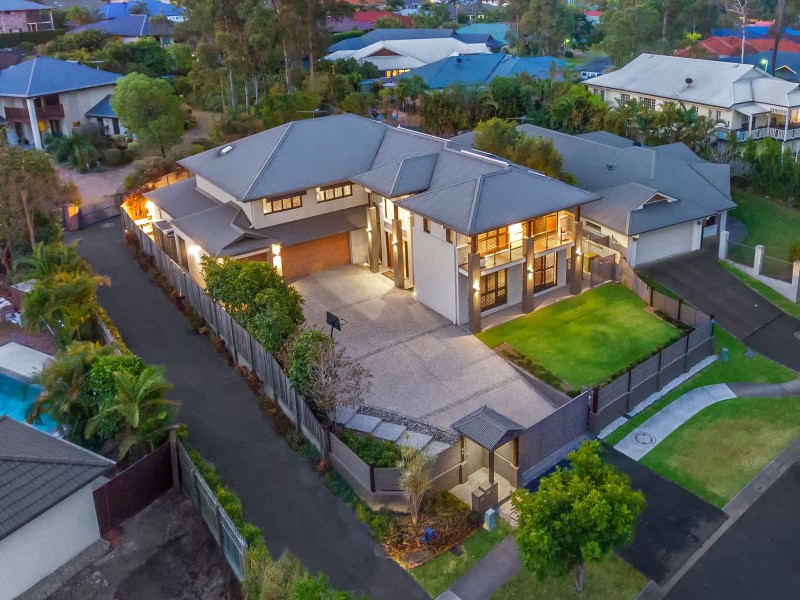 35 Edenbrooke Drive, Sinnamon Park QLD 4073