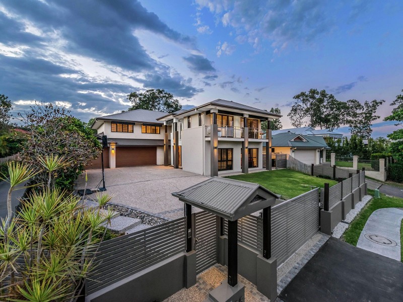 35 Edenbrooke Drive, Sinnamon Park QLD 4073