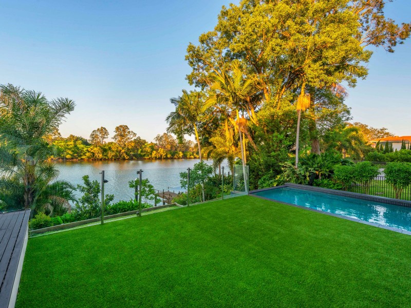 109 King Arthur Terrace, Tennyson QLD 4105