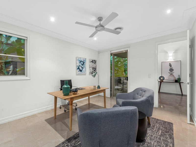 109 King Arthur Terrace, Tennyson QLD 4105