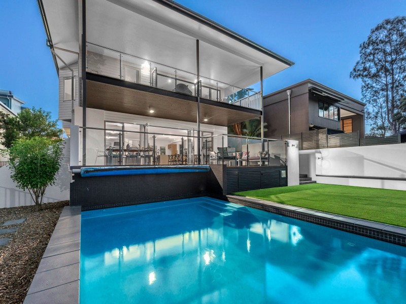 109 King Arthur Terrace, Tennyson QLD 4105