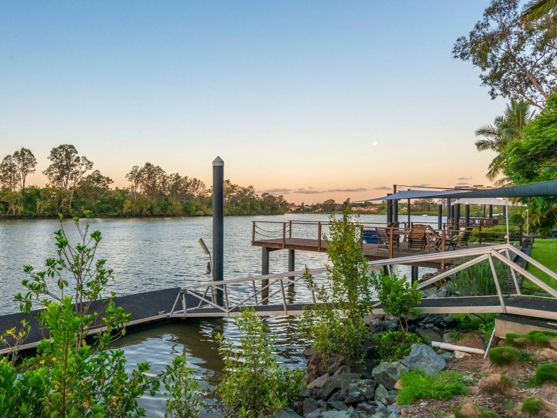 109 King Arthur Terrace, Tennyson QLD 4105