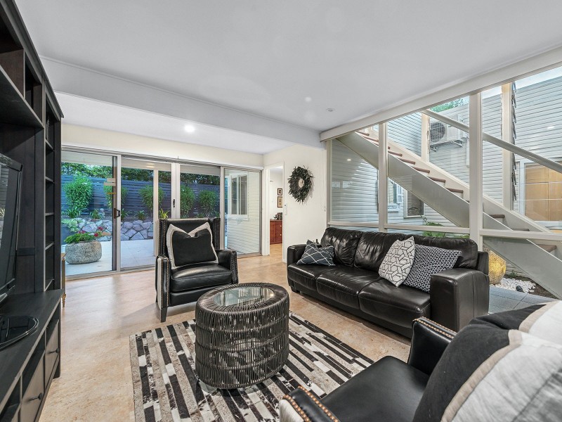 23 Lily Street, Indooroopilly QLD 4068