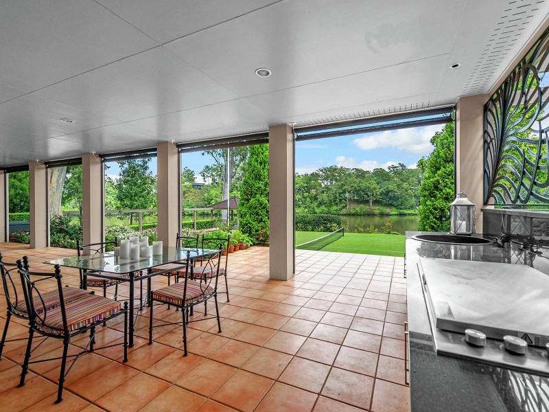 127 Laurel Avenue, Chelmer QLD 4068