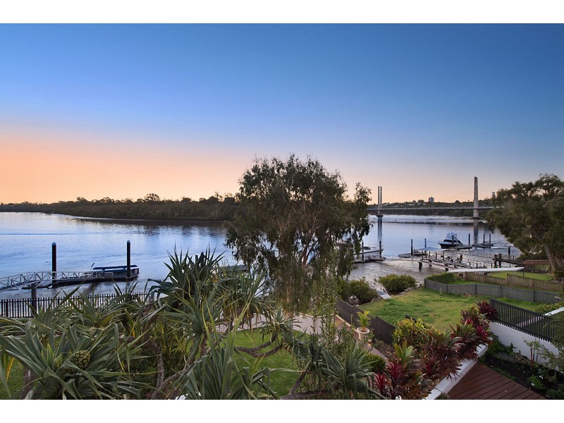 41 Brisbane Corso, Fairfield QLD 4103