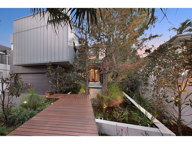 41 Brisbane Corso, Fairfield QLD 4103