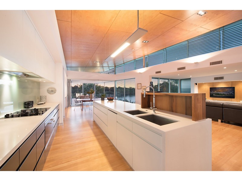 41 Brisbane Corso, Fairfield QLD 4103