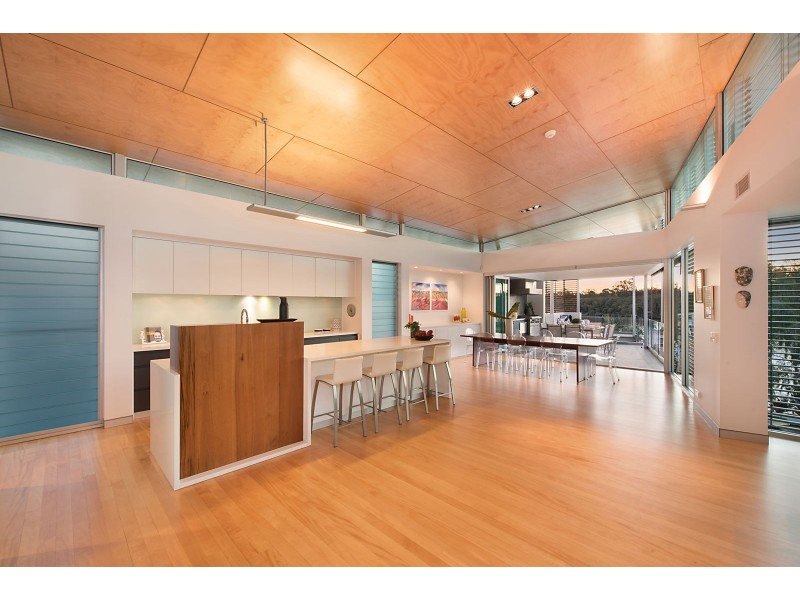 41 Brisbane Corso, Fairfield QLD 4103