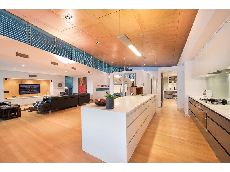 41 Brisbane Corso, Fairfield QLD 4103