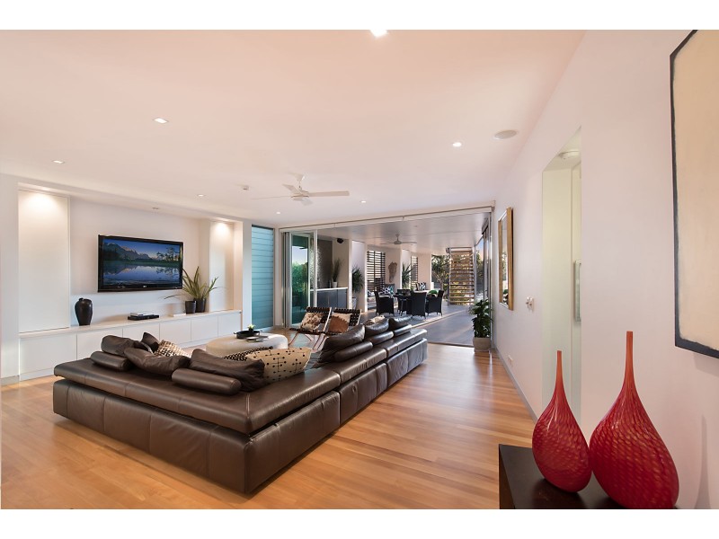 41 Brisbane Corso, Fairfield QLD 4103