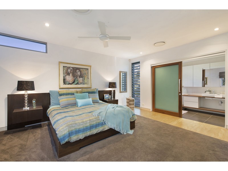 41 Brisbane Corso, Fairfield QLD 4103