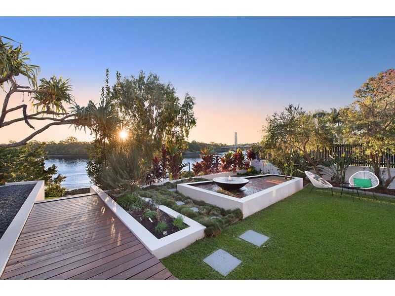 41 Brisbane Corso, Fairfield QLD 4103