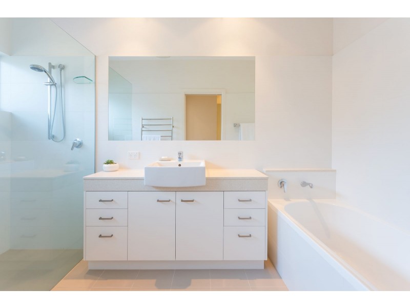 168 Harts Road, Indooroopilly QLD 4068