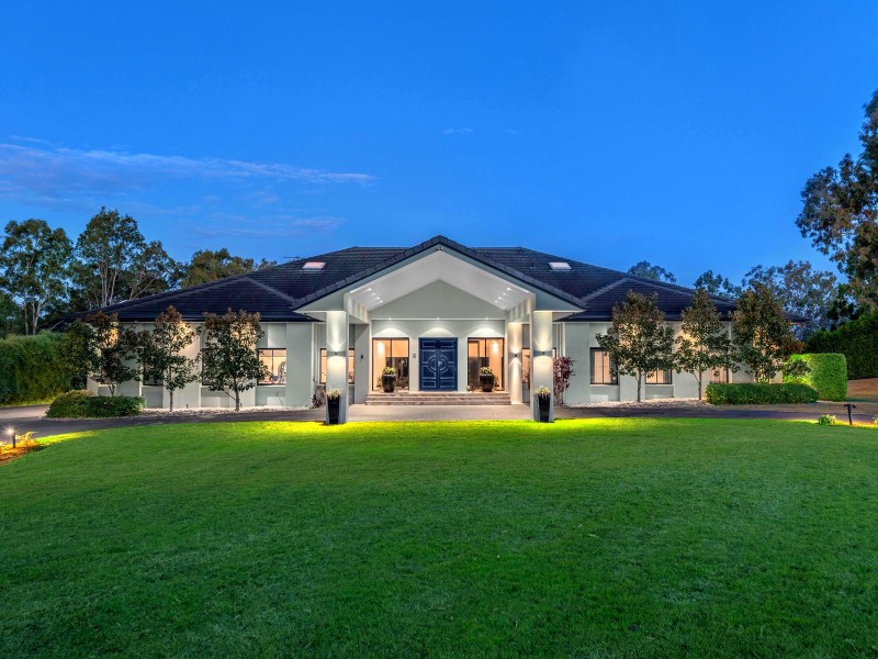 111 Lather Road, Bellbowrie QLD 4070