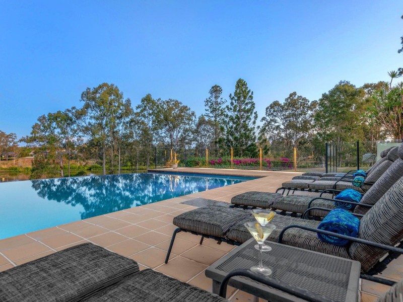 111 Lather Road, Bellbowrie QLD 4070