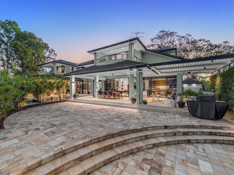 111 Lather Road, Bellbowrie QLD 4070