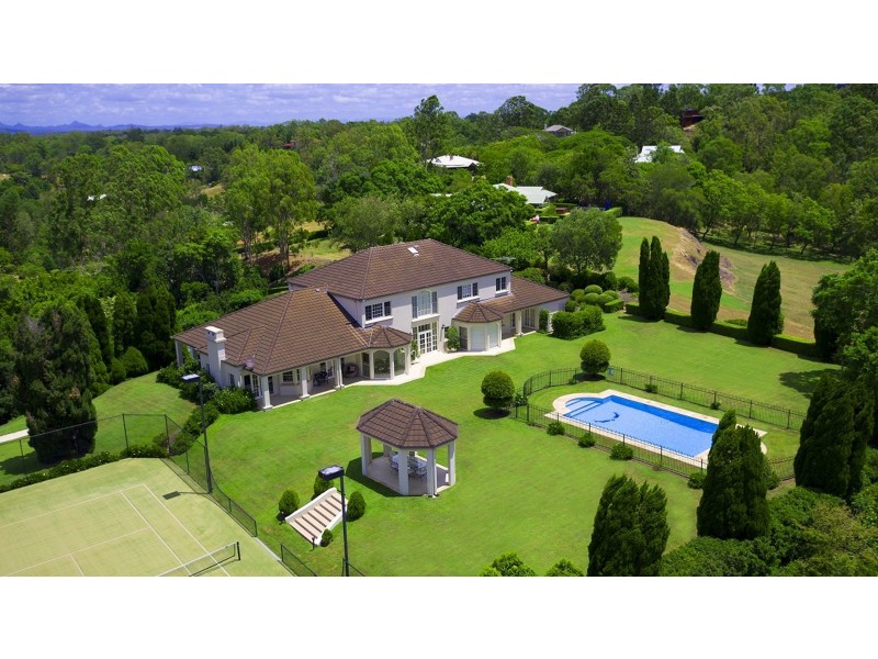 17 Leatherwood Place, Brookfield QLD 4069