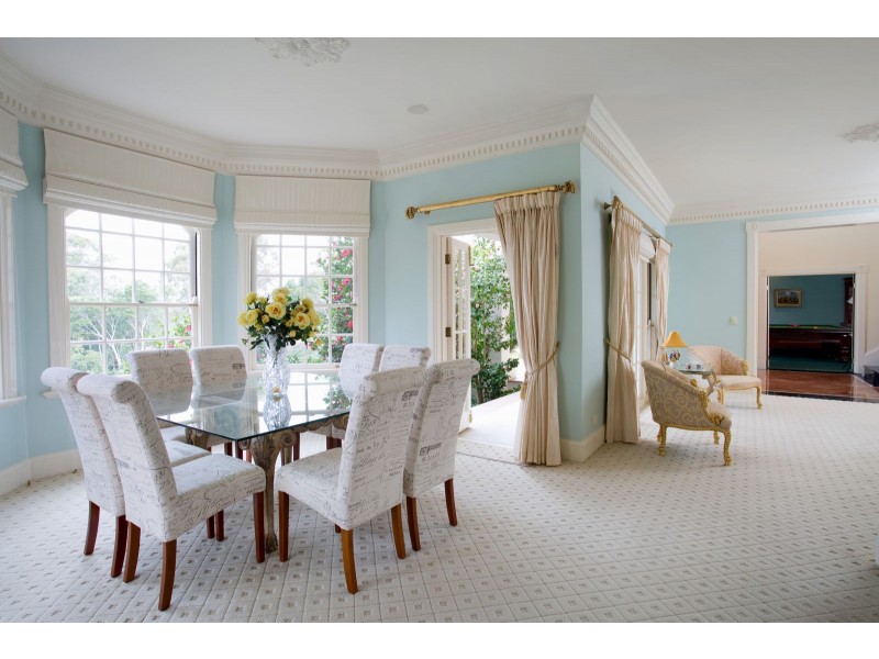 17 Leatherwood Place, Brookfield QLD 4069