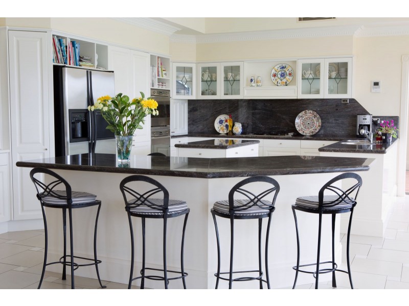 17 Leatherwood Place, Brookfield QLD 4069