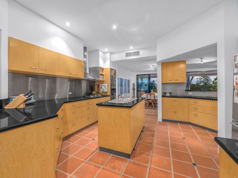 31 Ivy Street, Indooroopilly QLD 4068