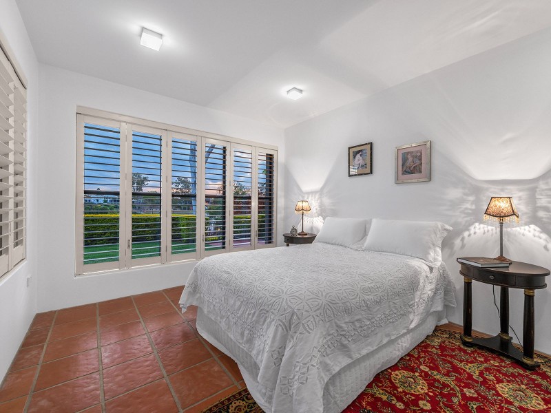 31 Ivy Street, Indooroopilly QLD 4068