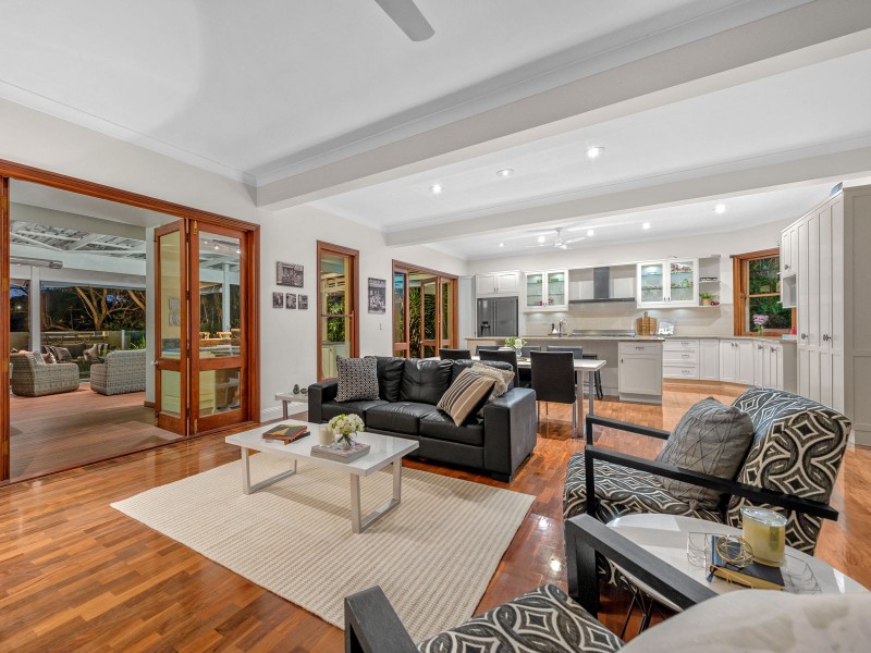 9 Joseph Street, Sherwood QLD 4075