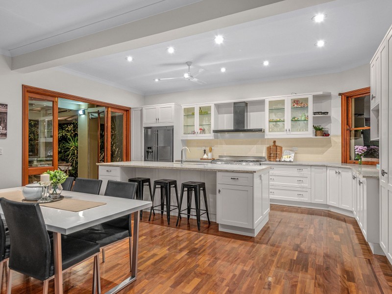 9 Joseph Street, Sherwood QLD 4075