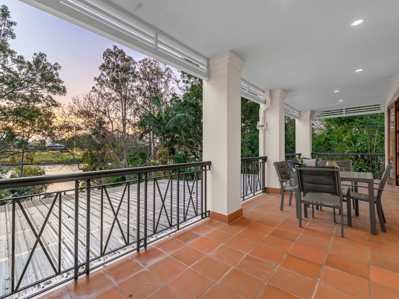 9 Joseph Street, Sherwood QLD 4075