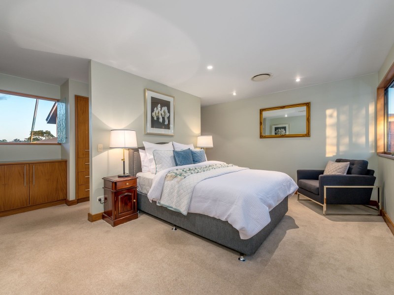 29 Neulans Road, Indooroopilly QLD 4068