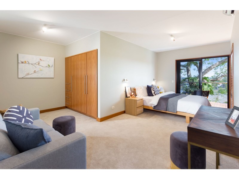 29 Neulans Road, Indooroopilly QLD 4068