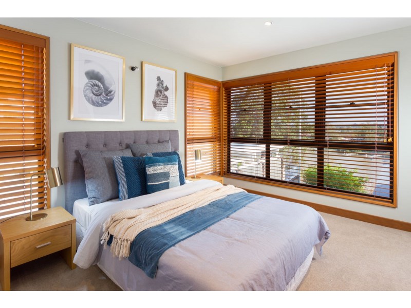 29 Neulans Road, Indooroopilly QLD 4068