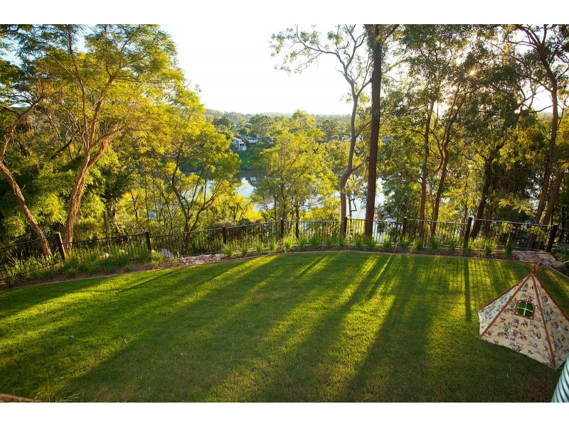 227 Dewar Terrace, Corinda QLD 4075