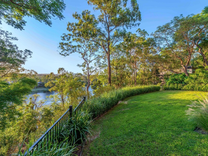 227 Dewar Terrace, Corinda QLD 4075