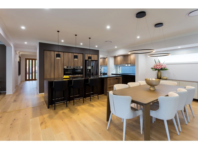 9 Cubberla Street, Fig Tree Pocket QLD 4069