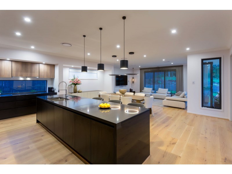 9 Cubberla Street, Fig Tree Pocket QLD 4069