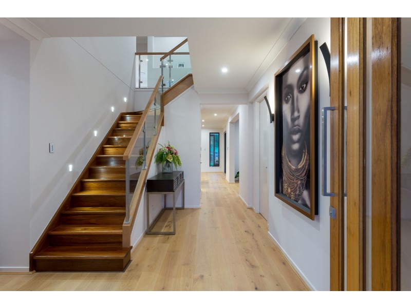 9 Cubberla Street, Fig Tree Pocket QLD 4069