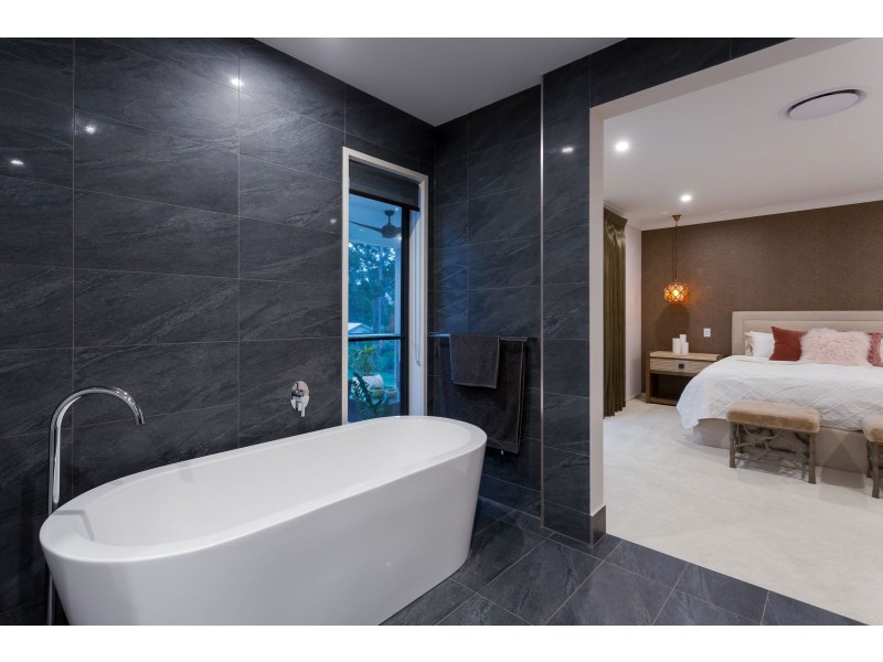 9 Cubberla Street, Fig Tree Pocket QLD 4069