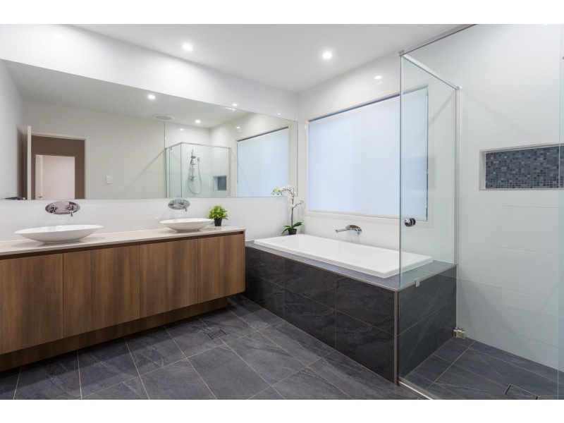 9 Cubberla Street, Fig Tree Pocket QLD 4069