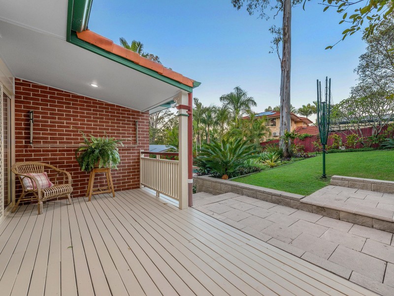 6 Ruth Miller Close, Fig Tree Pocket QLD 4069