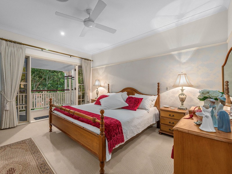 6 Ruth Miller Close, Fig Tree Pocket QLD 4069