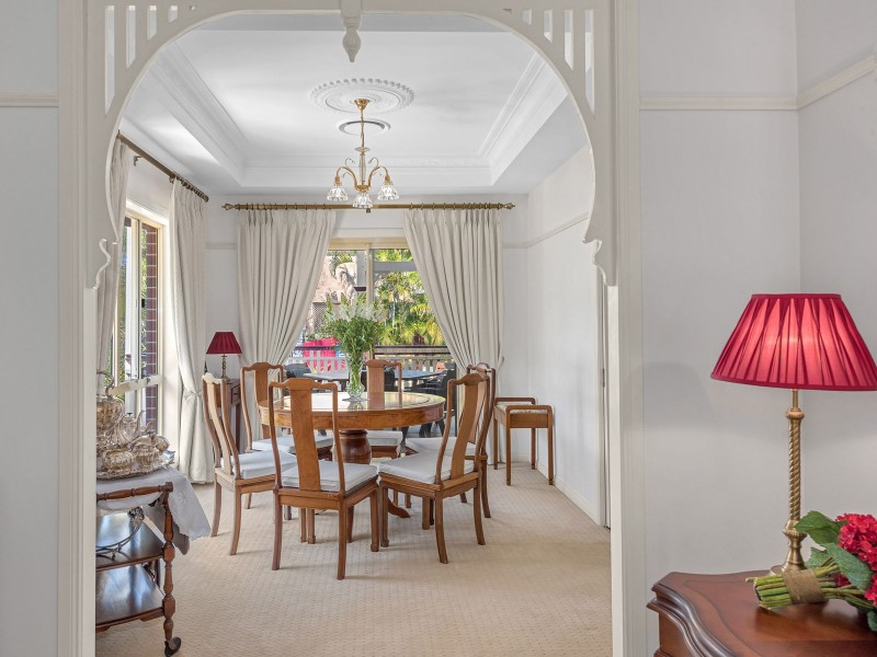 6 Ruth Miller Close, Fig Tree Pocket QLD 4069