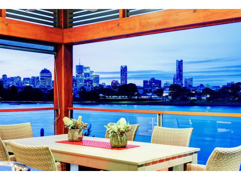 42 Wynnum Road, Norman Park QLD 4170