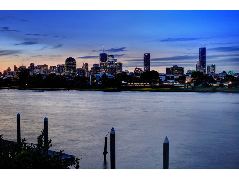 42 Wynnum Road, Norman Park QLD 4170