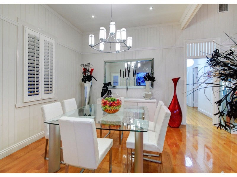 42 Wynnum Road, Norman Park QLD 4170