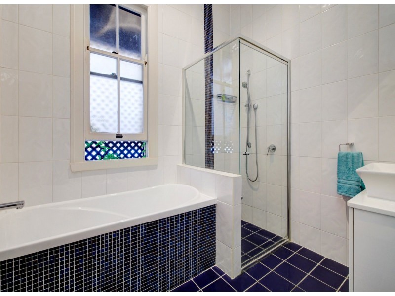 42 Wynnum Road, Norman Park QLD 4170