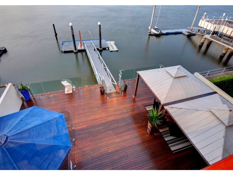 42 Wynnum Road, Norman Park QLD 4170