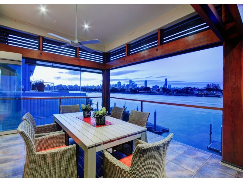 42 Wynnum Road, Norman Park QLD 4170