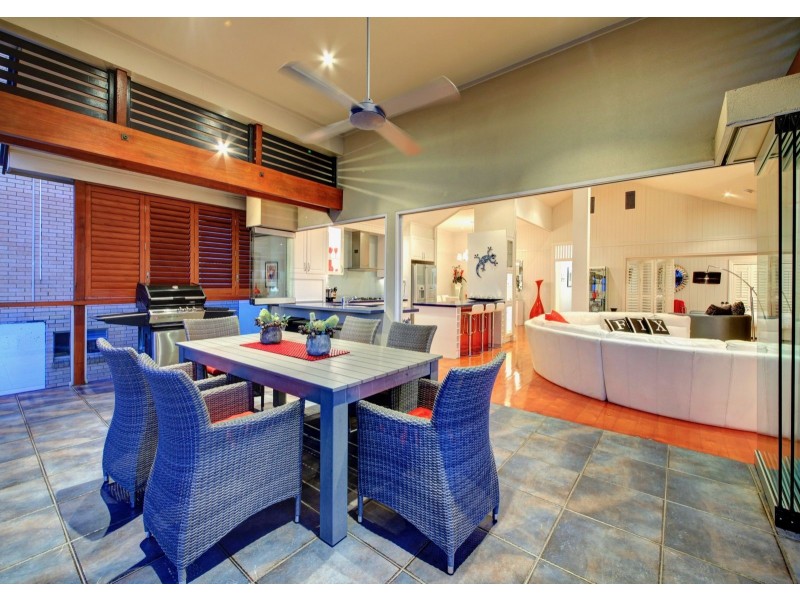 42 Wynnum Road, Norman Park QLD 4170