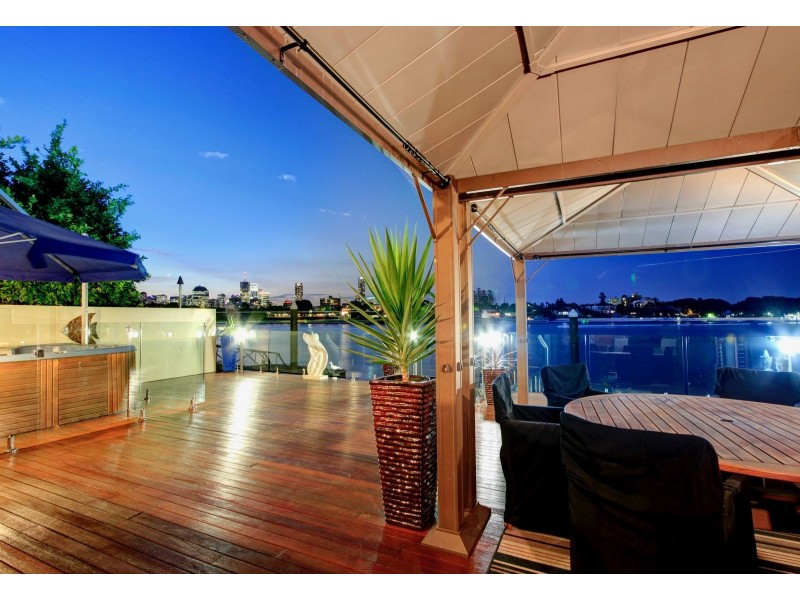 42 Wynnum Road, Norman Park QLD 4170