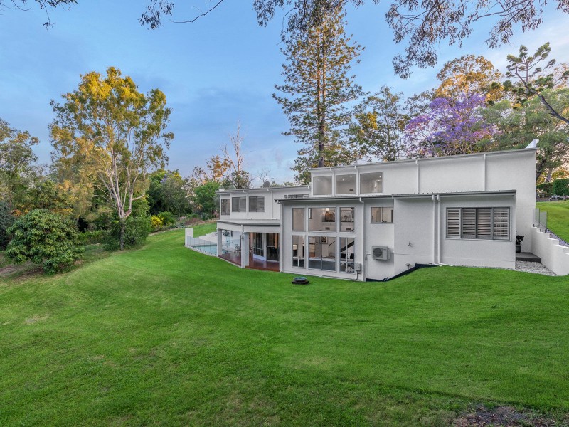 303a Kenmore Road, Fig Tree Pocket QLD 4069